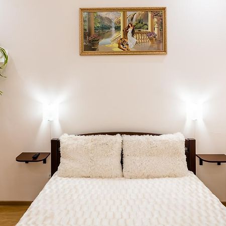 Apartment On Khmelnytskogo Street Lviv Bagian luar foto