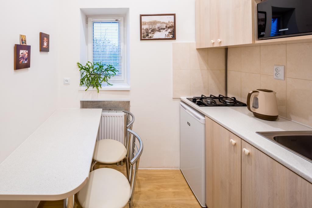 Apartment On Khmelnytskogo Street Lviv Bagian luar foto